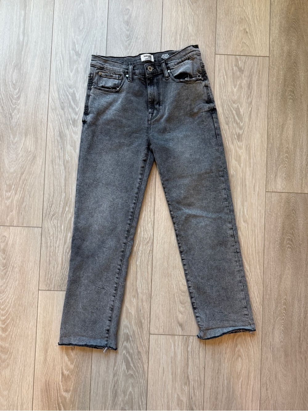 Kensie Jeans The Allie High Rise Slim Straight Grey Acid Wash Raw Hem Size 8/29